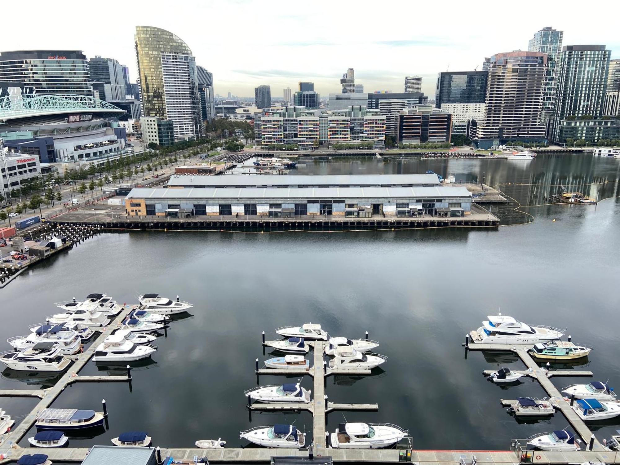 Akom At Docklands Melbourne Exterior photo